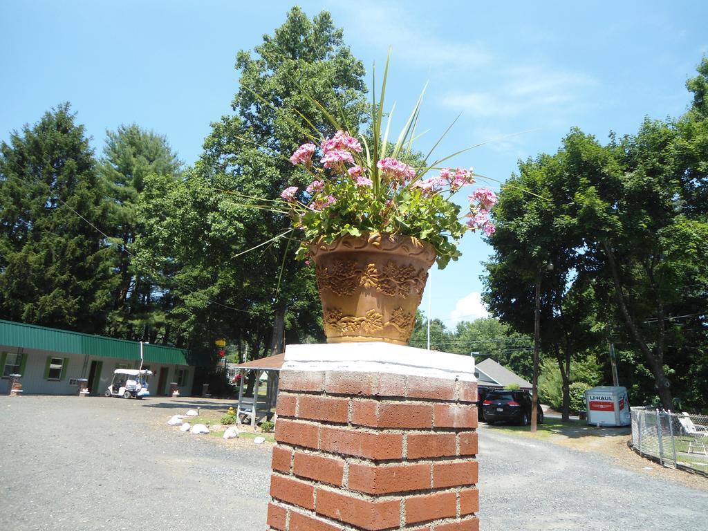 Flower Field Inn And Cottages Stroudsburg Exteriér fotografie
