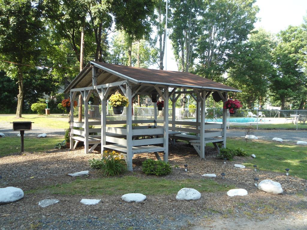 Flower Field Inn And Cottages Stroudsburg Exteriér fotografie